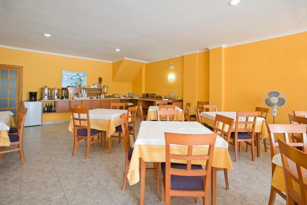 Hostal La Perla Es Cana Exterior foto